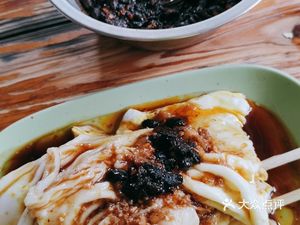 Lin Hong Steamed Rice Noodles