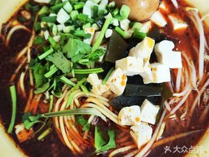 Xiangyang Beef and Offal Noodles