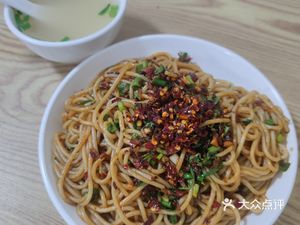 Teng's Whistle Rice Noodles