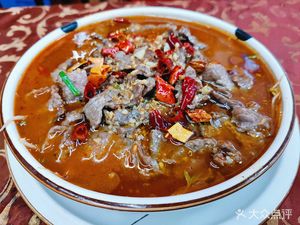 Heji Sandpot Rice with Seafood and Pig's Trotter (Chaozhou Cuisine)