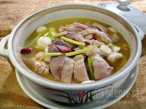 Pig's Stomach Chicken Claypot Rice