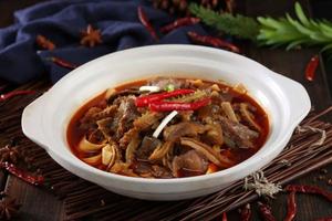 Bang Ge Xiang La Xiao Long Xia Guo Li Lao Niu San Xian