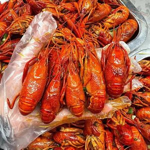 Spicy Boiled Lobster (Dongrun Ideal Residence Store)