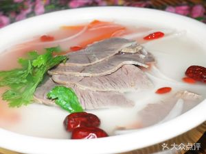 Guizhou Famous Snacks Wang's Zunyi Lamb Rice Noodles with Health Soup (Wanda Branch)