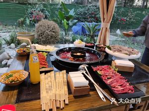 Shi Bao Zi Old Hot Pot