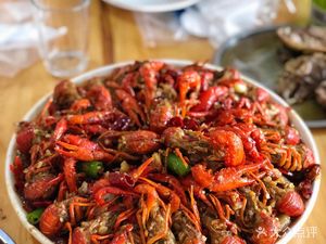 Master He's Spicy Crawfish