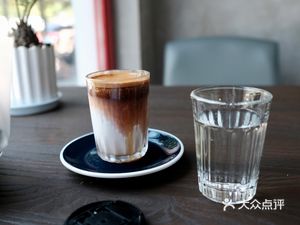虹里咖啡