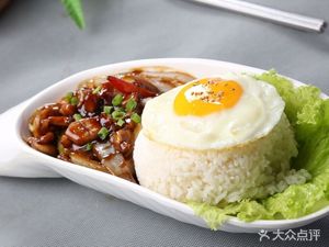Mili Love Pork Leg Rice (Tianfu Third Street Branch)