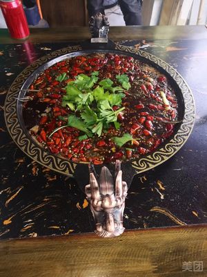 Warlord Chicken Loves Bandit Fish (International Mansion Branch)