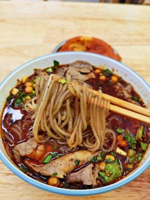 Qinghui Master Pig Intestine Rice Noodles