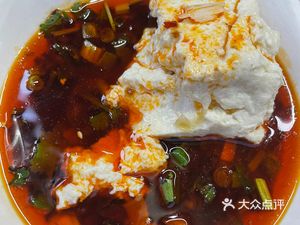 Zhou's Sour Cabbage Tofu (Hengde Road Community Store)
