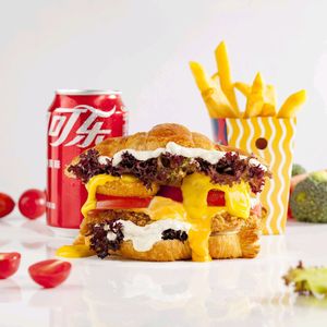 McDonut Fresh-Baked Croissant Burger Chicken (Wuhou Store)