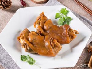 Longjiang Pig's Trotter Rice Industrial College Branch