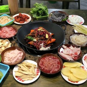 Deng Deng Fresh Hot Pot (Pitong Branch)