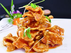 Yi Wei Northeast Food Experience Base (Qiushan Street Store)