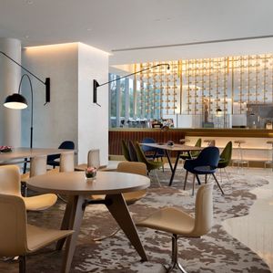 Pullman Hangzhou Binjiang Shirong Hotel North Latitude 30° Lobby Bar