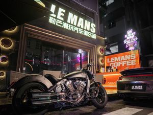 Le Mans Automotive Club Coffee/Bar