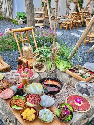 Courtyard Inn · Coal-Fired Hot Pot