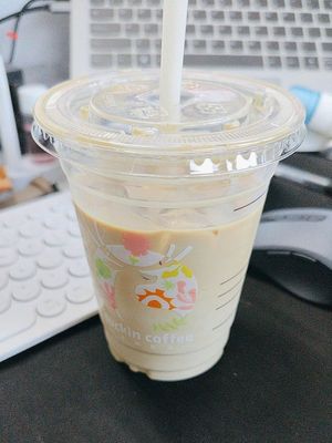 Luckin Coffee (Zhejiang University Environmental Science & Technology College Branch)