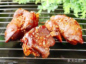 Auntie Grandma's Roast Pig Feet (Maker Space Building Store)