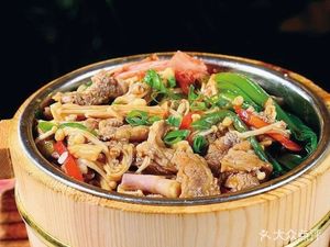 Yellow Braised Chicken with Spare Ribs Rice