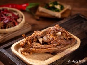 Fuyang Gelatine Noodles with Braised Dishes and Cold Dishes