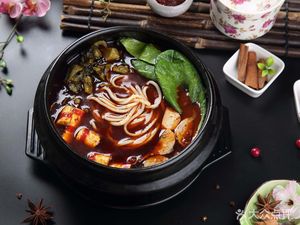 Yunnan Crossing Bridge Rice Noodles (Wansongyuan Branch)