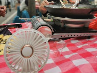 Xiao Henduo Street Hot Pot