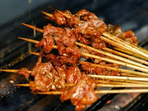Lu Xiaoming Charcoal Grilled Yellow Beef (Yuejin Home Community Branch)