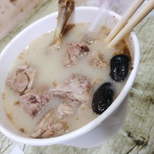 Farmhouse Free-Range Chicken Soup