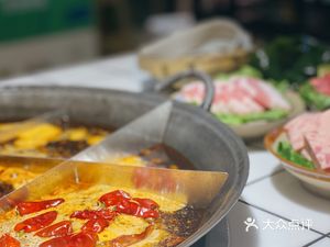Nine Bowls Hotpot (Nanping New Street Branch)