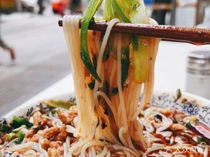 Liu Liu Noodles with Clay Pot Rice Vermicelli