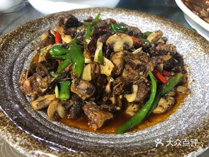 80 Hou Dou Hua Jia Chang Cai (He Yang Hao Ren Yi Tiao Jie Branch)