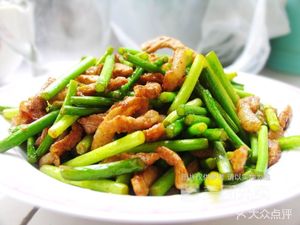 Ruyi Home Cooking (Southeast of Hechuan Quality Supervision Bureau)