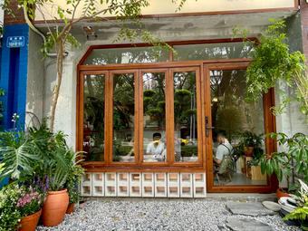 EaseCafé Meaning Plant Café Study Room (Coffee & Desserts)