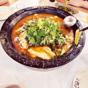 San Ye Zi Stone Pot Mud Carp (Fuzhou New Town Direct Store)