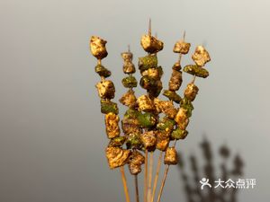 拾鲤烧烤店