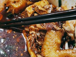 Donghai Sauce Chicken (Dongyi Road Branch)