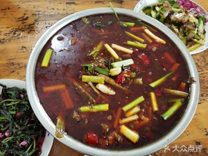 Tongliang Jiu Jing Fish and Eel Specialty
