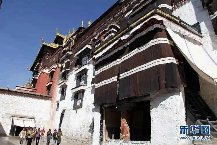 Zhaxhunbu Si