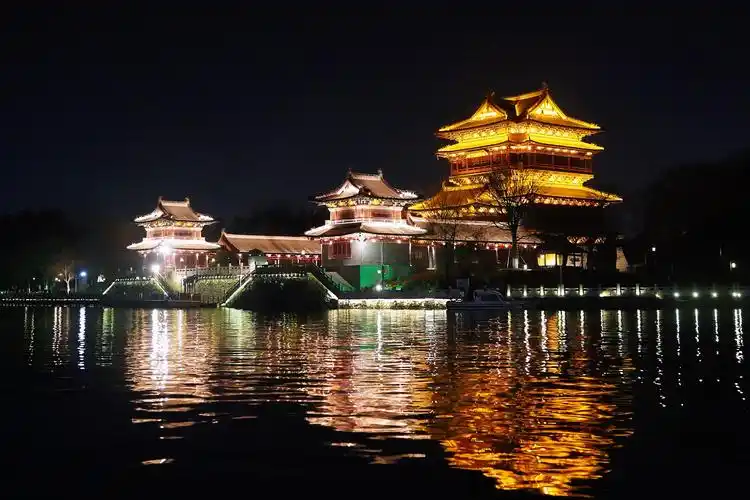 Fenghcheng He