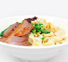 Beef Oil-Poured Knife-Sliced Noodles