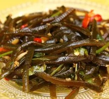 Cold-dressed kelp