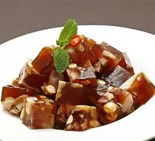 Cold-mixed pork skin jelly