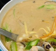 Three Delicacies Soup with Rice Cake