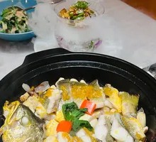Braised Yellow Croaker in Clay Pot