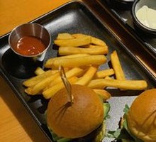 Signature Burger