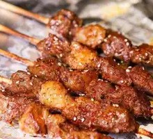 Charcoal-grilled Lamb Skewers