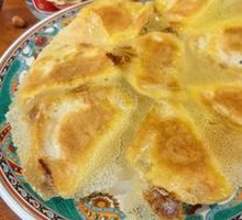 Pan-fried beef buns