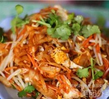 Egg and Ham Stir-Fried Noodles